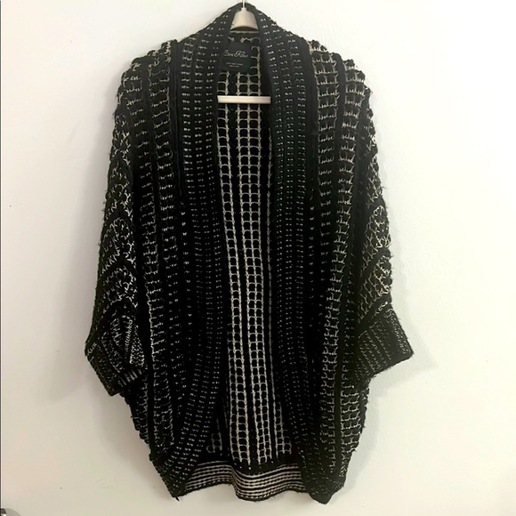 Zara Sweaters - Zara knit - Black and White Sweater - cape size M